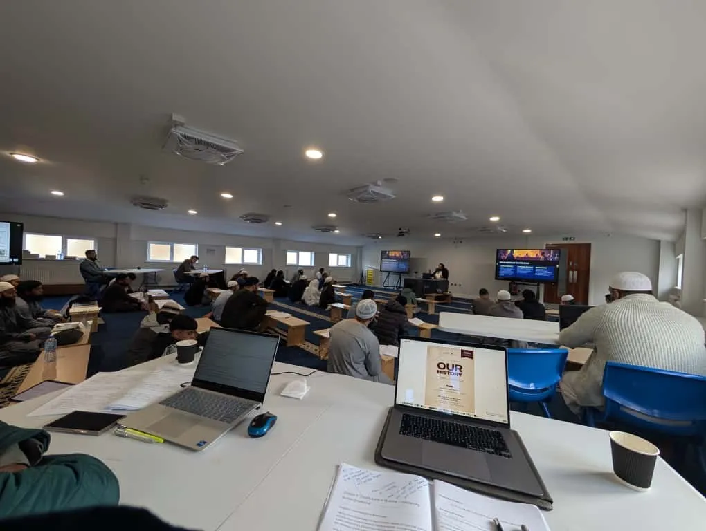 An Alimiyyah class in session at the masjid.